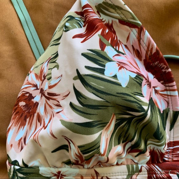 tropical bikini - Picture 5 of 7